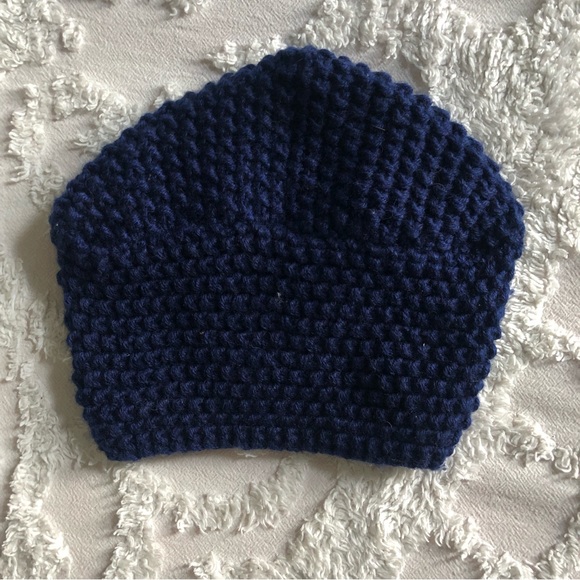 ❄️ turban style knit winter hat with beaded appliqué - Picture 3 of 7